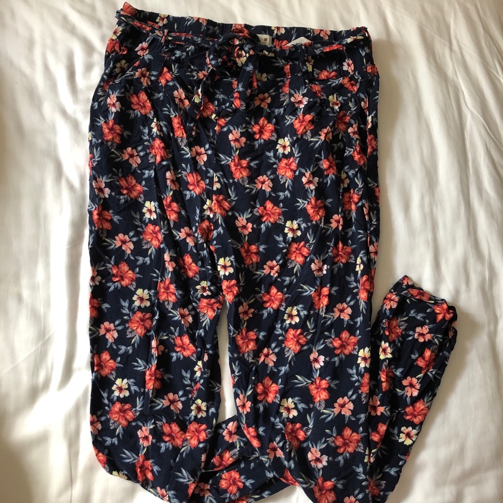 Floral Hollister pants